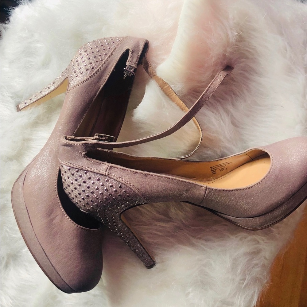 Toupe End Rhinestone heel